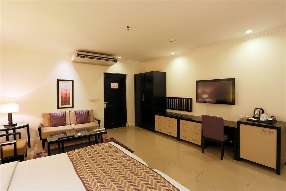 Townhouse 517 La Sapphire Near Delhi Airport Hotel New Delhi Exterior photo